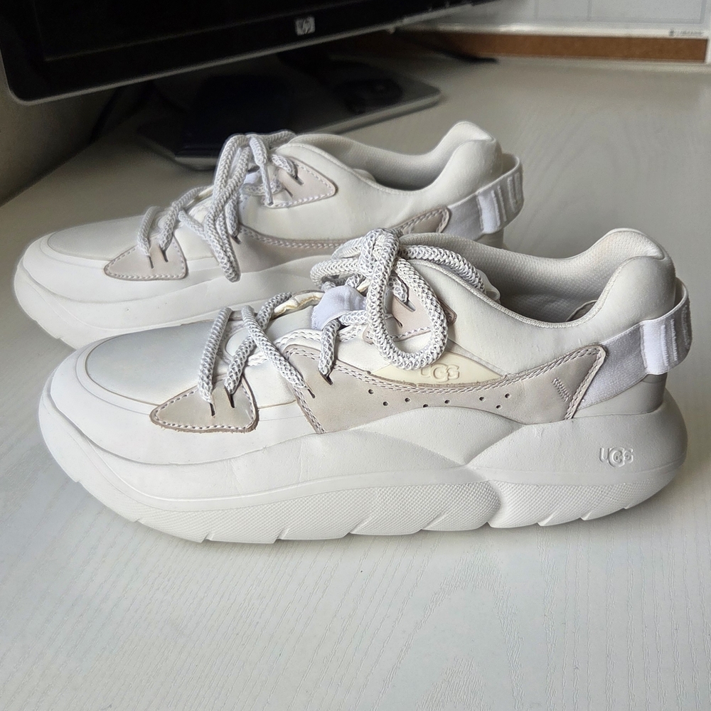 UGG LA Cloud White Lace Sneaker Women Size 7.5
